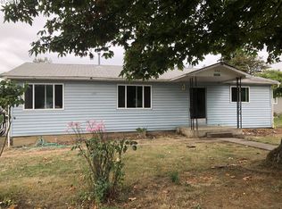 250 SE Park St, Winston, OR 97496