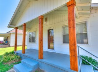 324 S Maple St, Crescent, OK 73028