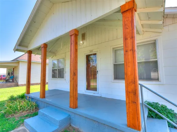 324 S Maple St, Crescent, OK 73028