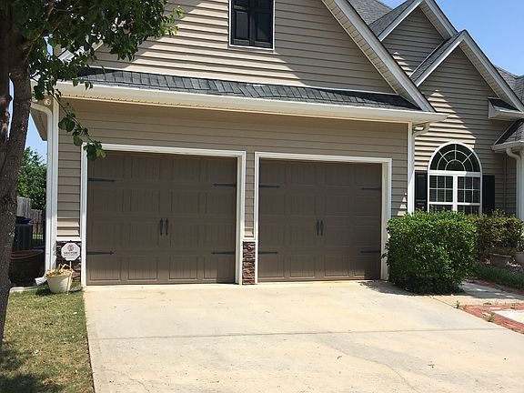 3rd image of 94 Village Park Dr