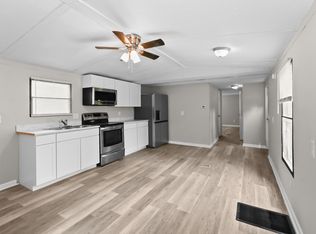32 Coyote Ln #32, Spring Lake, NC 28390