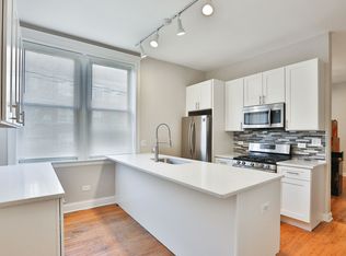 2Bed/1Bath in Wicker Park with beautiful kitchen and bath! Central Air! Great Location!, Chicago, IL 60622