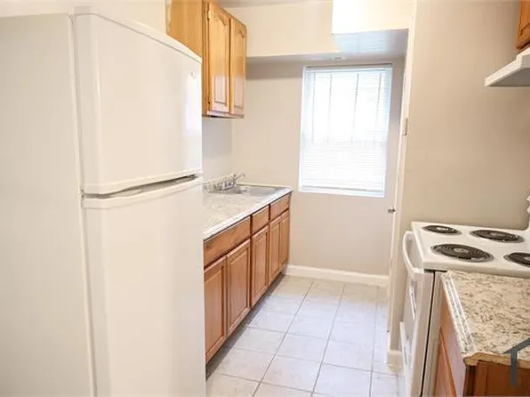 4252 6th St SE #1, Washington, DC 20032