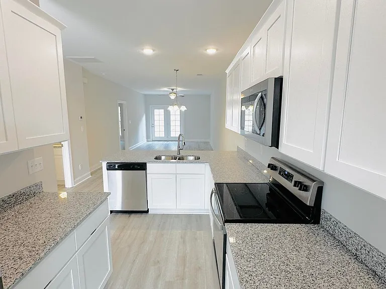 1216 University Ln #B — Photo 6