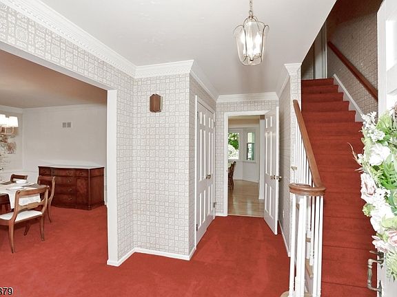 5th image of 543 Hague Ct
