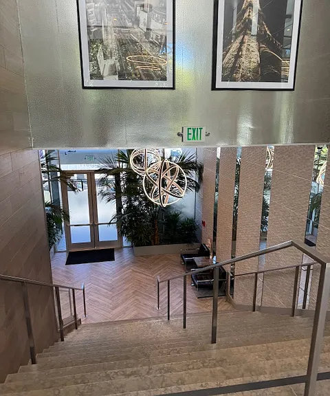 600 South Van Ness — Photo 1