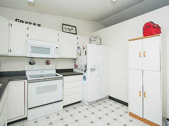 5th image of 208 N 43rd Avenue Ct