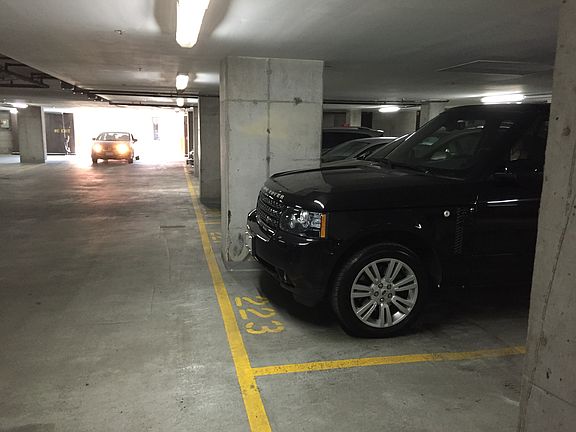 5th image of 801 S Plymouth Ct #222-223