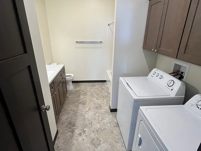 327 Post Oak Dr — Photo 5