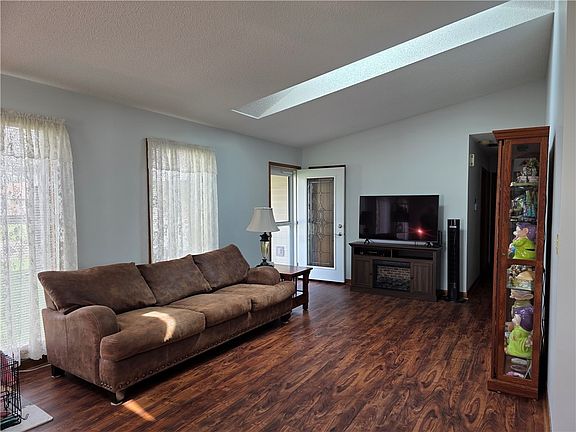 4th image of 2703 Brookville Pl