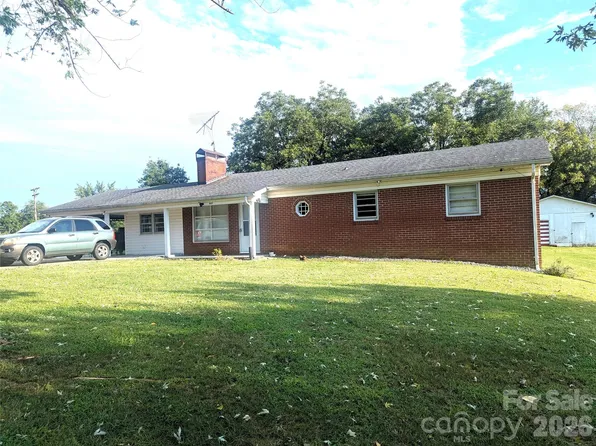 605 Lincoln Ln, Lenoir, NC 28645