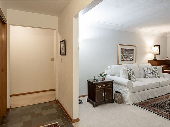 4th image of 2100 Crab Tree Dr