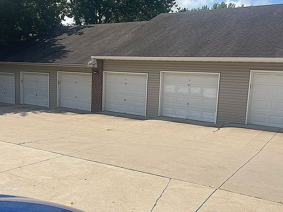 2nd image of 3800 N Saddlebrook Pl #906