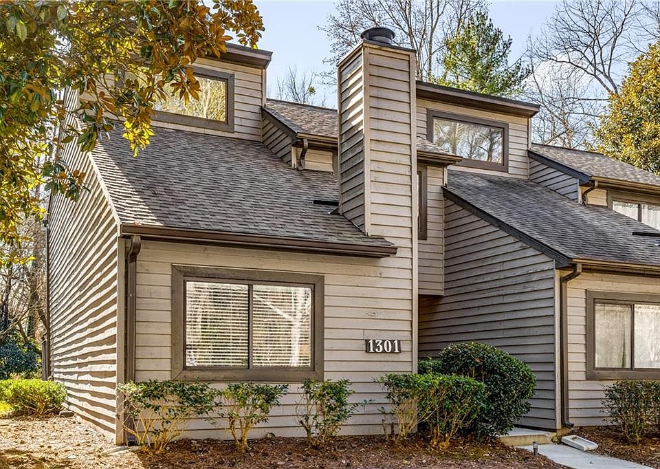1st image of 1301 Cedar Chase Dr NE