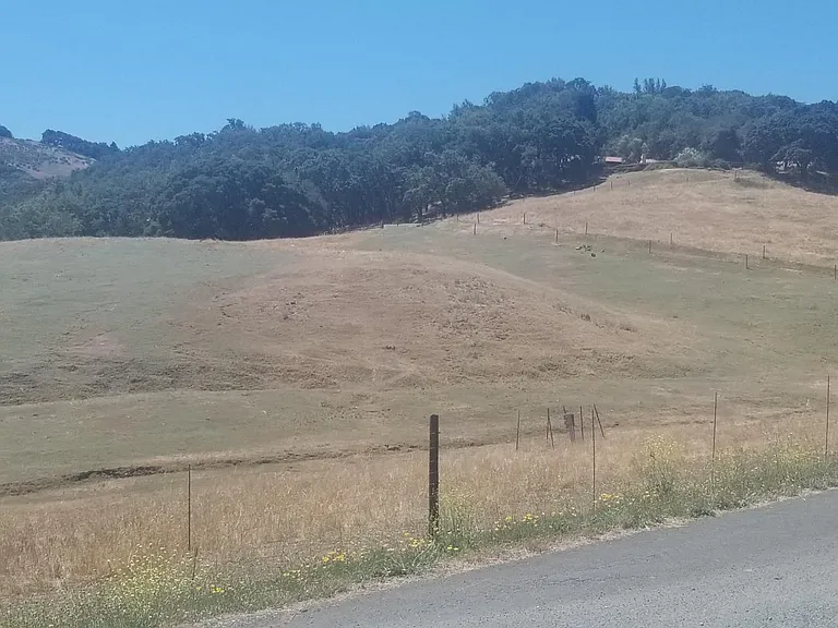 2455 Calistoga Rd — Photo 2