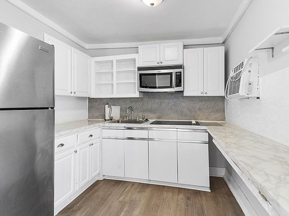 2nd image of 1314 N J St #B