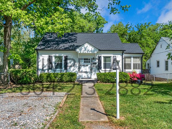 2nd image of 2153 Park Ln
