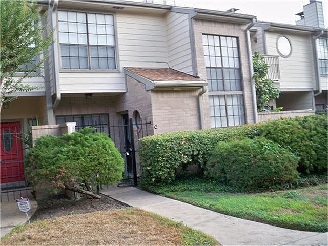 1st image of 722 Country Place Dr APT C