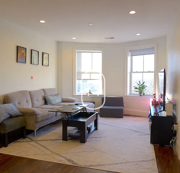 1920 Washington St #3 — Photo 2