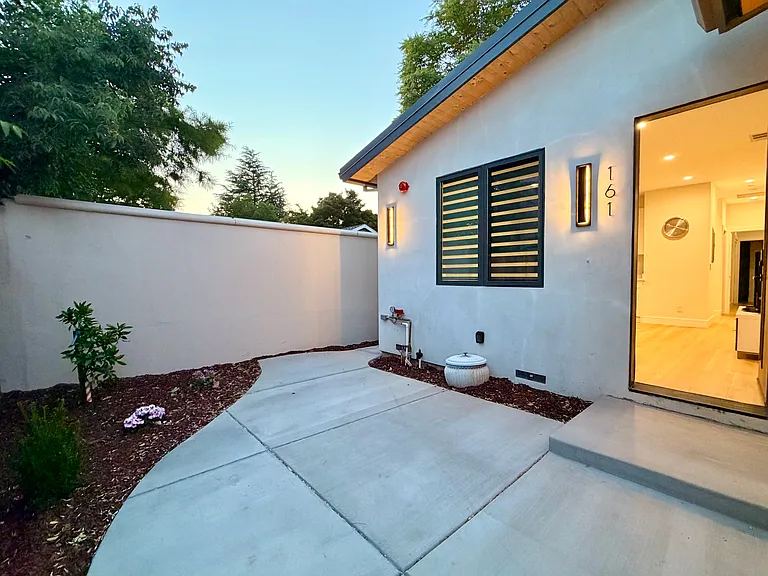 161 Harold Ave — Photo 11