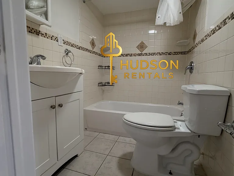 42 Jewett Ave #1 — Photo 8