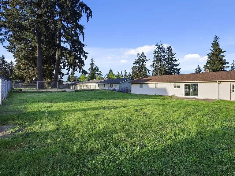 333 Choker St SE #B — Photo 26