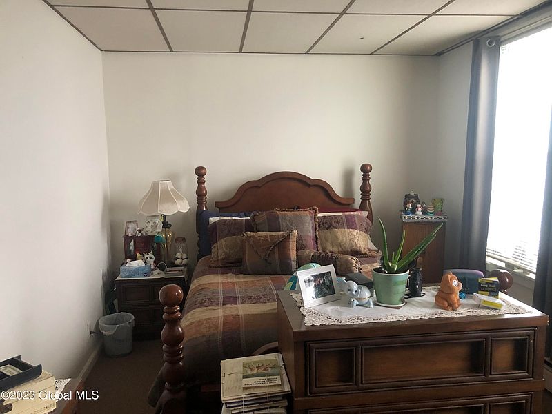 4th image of 46 S Perry Street