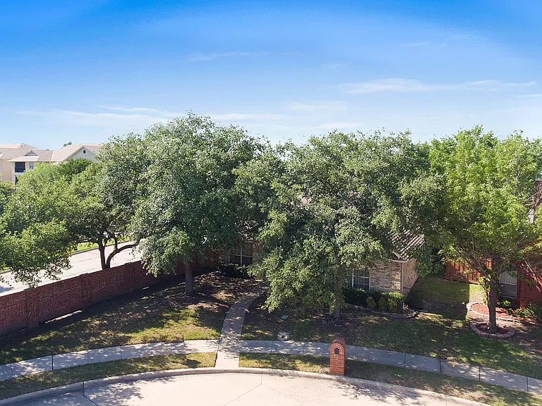 114 Midcrest Dr — Photo 22