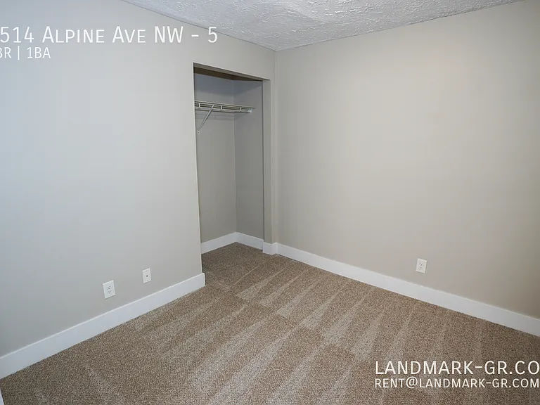 1514 Alpine Ave NW #5 — Photo 5