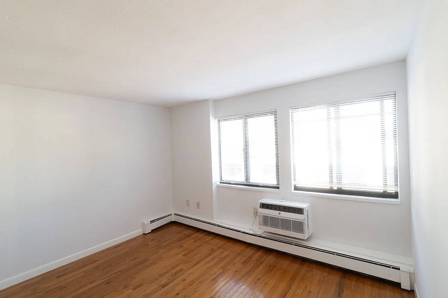 1 bed, 625 sqft, $2,100 — Photo 2