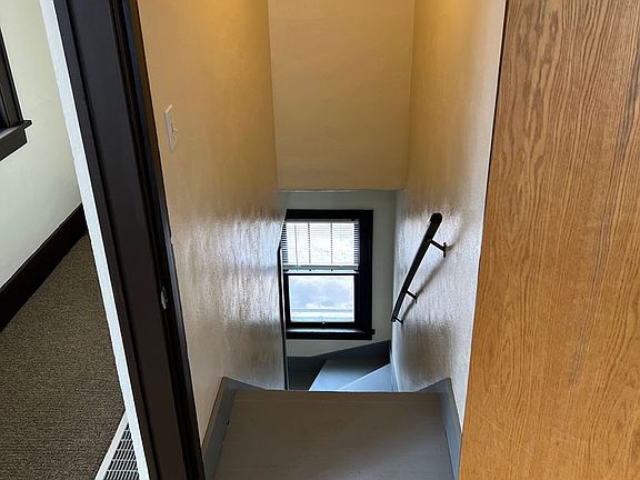 3rd image of 730 1/2 S Spring Ave
