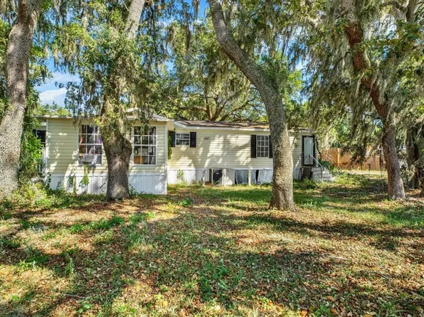 3642 Kalman Dr, Zephyrhills, FL 33541