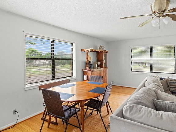 5th image of 110 N Avenue D