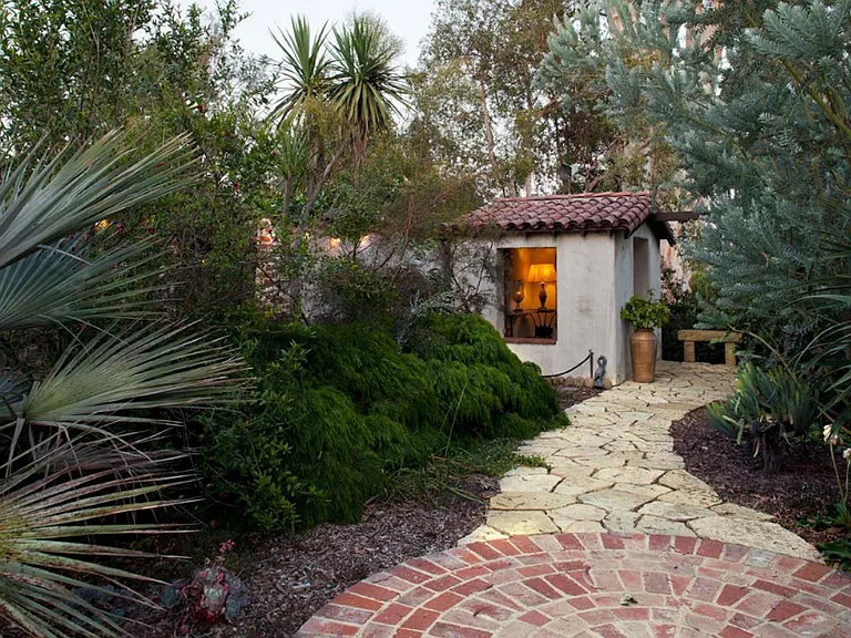 322 E Canon Perdido St — Photo 16