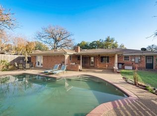 1811 Park Hill Dr, Arlington, TX 76012