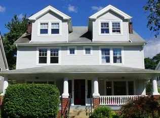 2397 Woodmere Dr, Cleveland Heights, OH