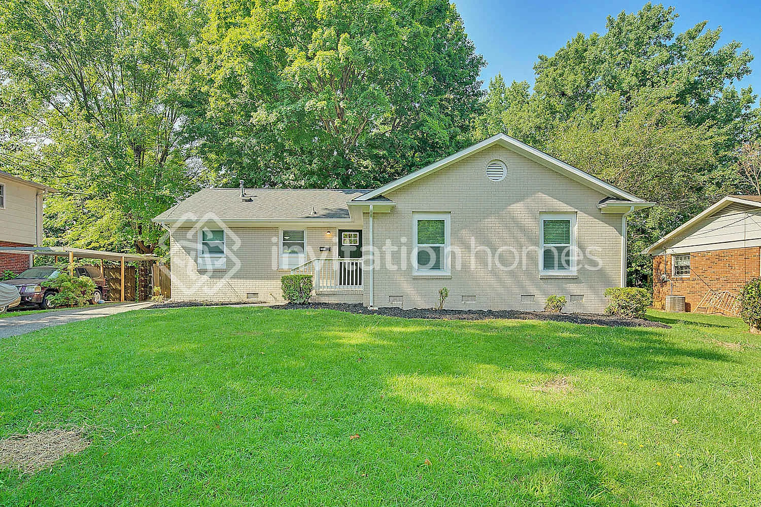5009 Brooktree Dr Charlotte, NC 28208 — Photo 1