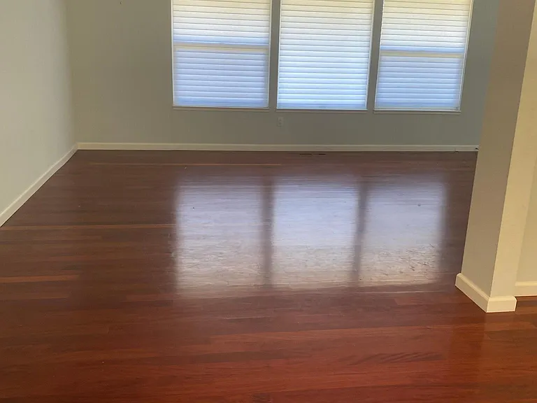 2032 Twin Ct — Photo 2