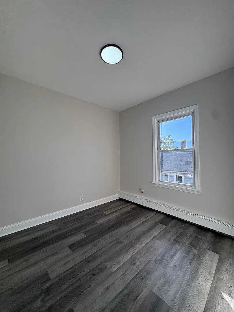 680 W Main Street - Blue Pod — Photo 4