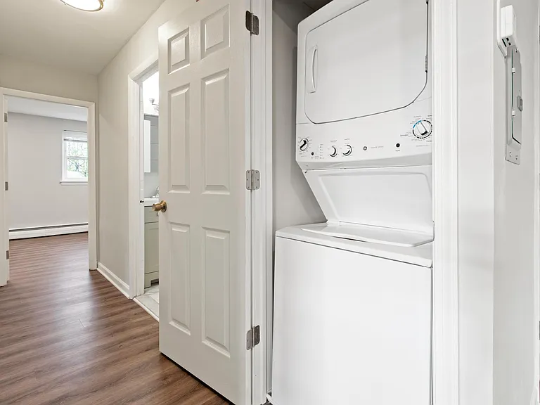 1240 E Washington Ln — Photo 10