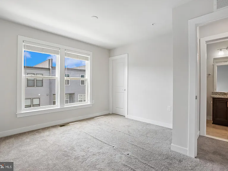 13340 Sherwood Park Ln — Photo 23