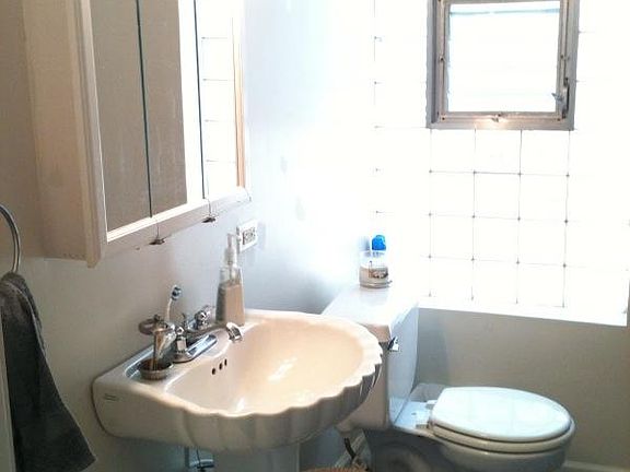 4th image of 1756 N Hoyne Ave #2