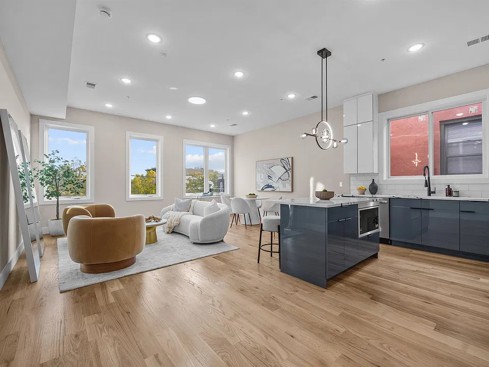 94 South St #3