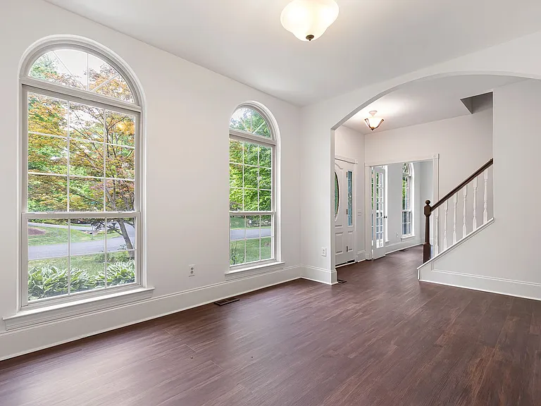 240 Timber Knoll Dr — Photo 28