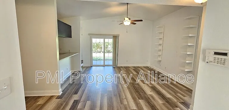 541 Moccasin Ct — Photo 2