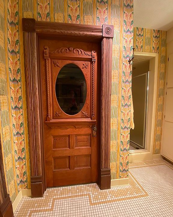 Bathroom closet door