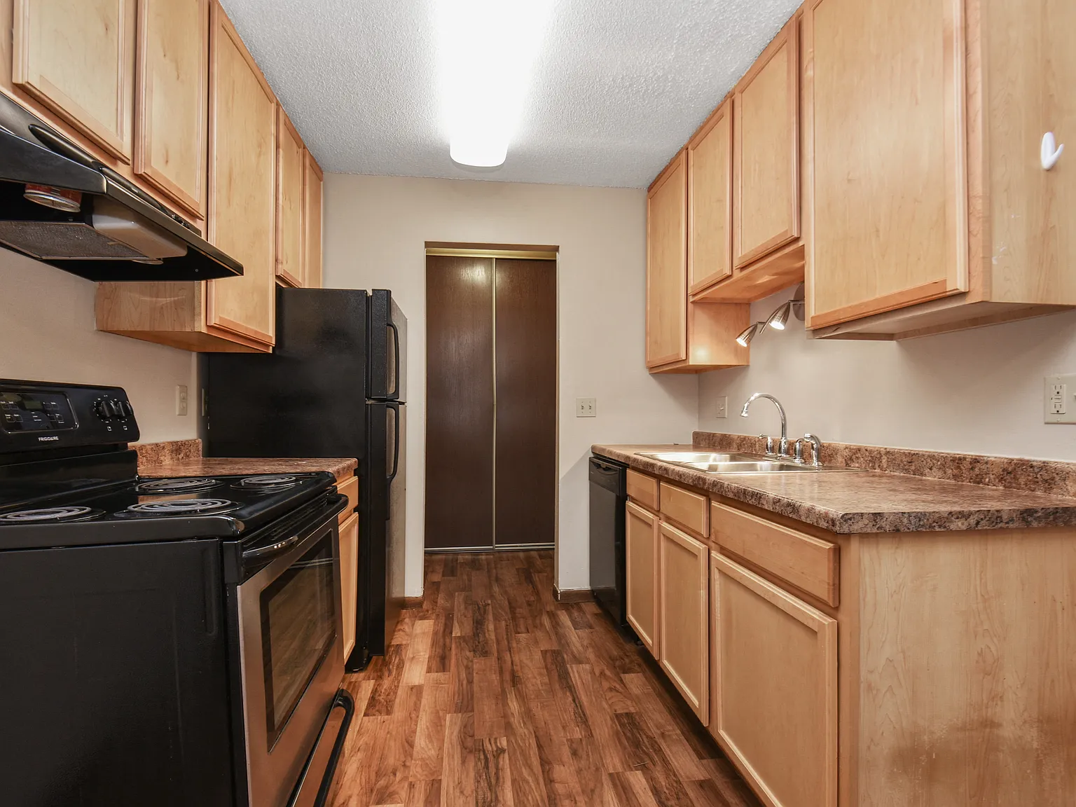 Parkview Estates — Photo 3