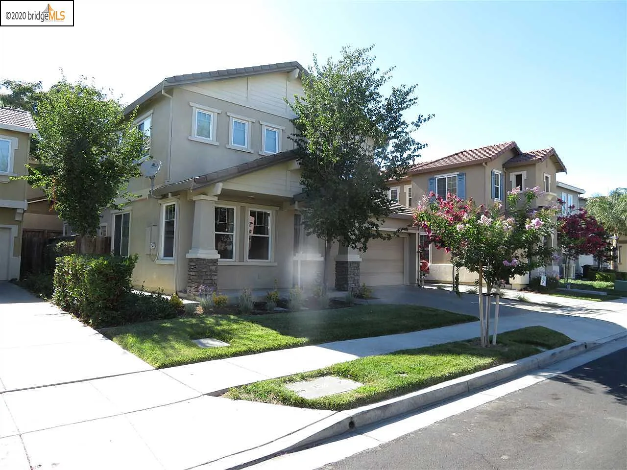 499 Arrowhead St photo 1