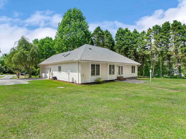 3404 Apple Meadow Dr, Fuquay Varina, NC 27526