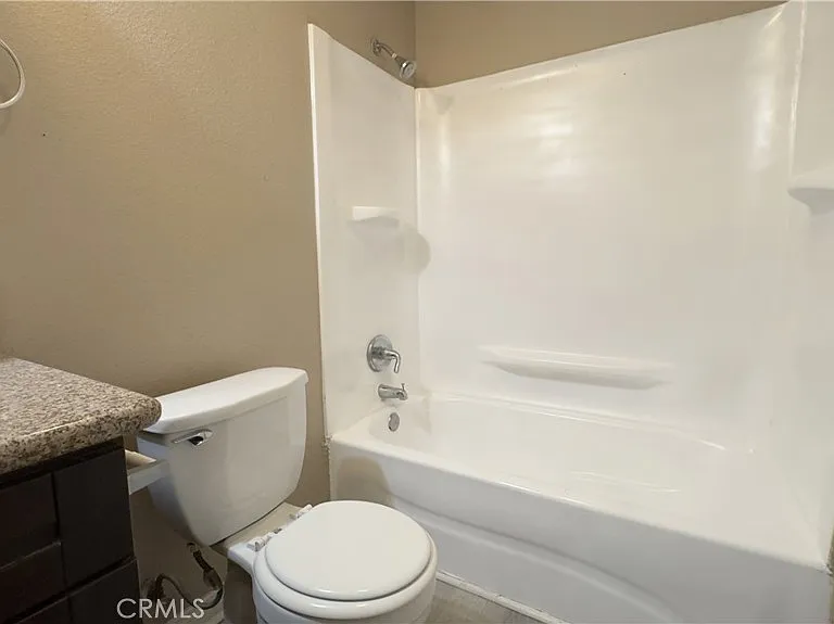 253 E King St #A — Photo 9
